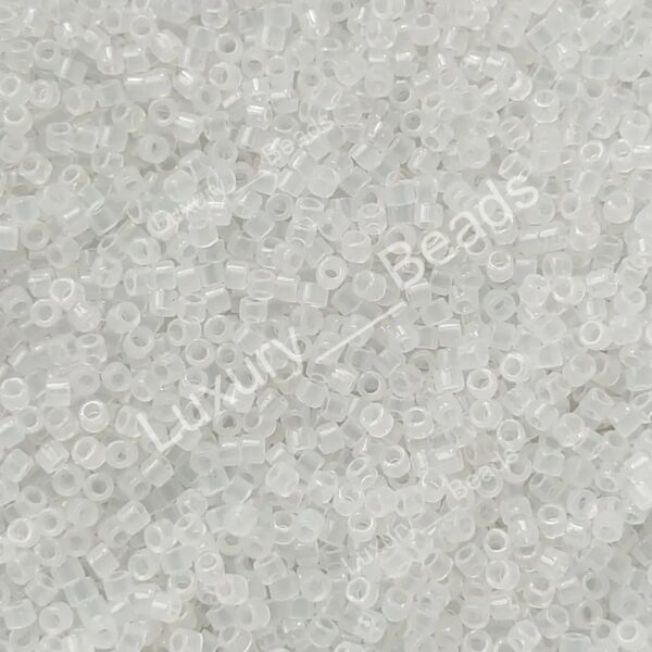 Японский бисер Miyuki Delica 11/0 DB-0220 White Opal