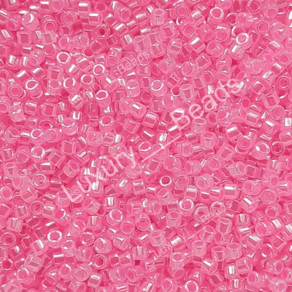 Японский бисер Miyuki Delica 11/0 DB-0246 Lined Crystal Dark Pink