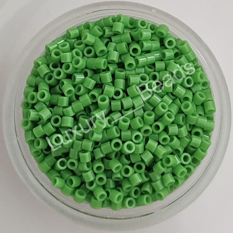 Японский бисер Miyuki Delica 15/0 DBS-0724 Непрозрачный гороховый зелёный (Opaque Pea Green)